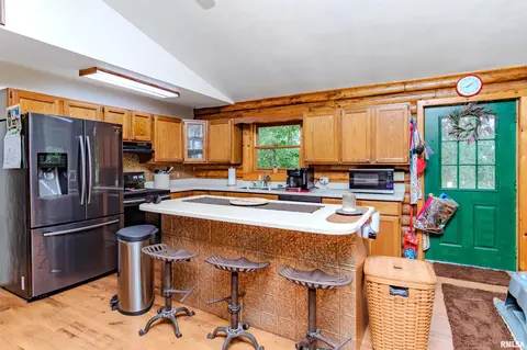 Kitchen - 1101 County Road 950 N, Bath, IL 62617 photo 2 of 5