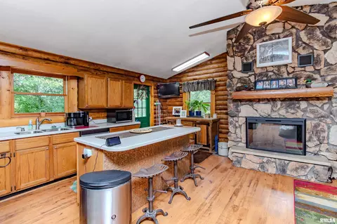 Kitchen - 1101 County Road 950 N, Bath, IL 62617 photo 1 of 5