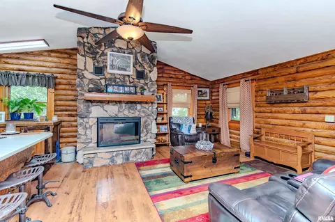 Living - 1101 County Road 950 N, Bath, IL 62617 photo 1 of 4
