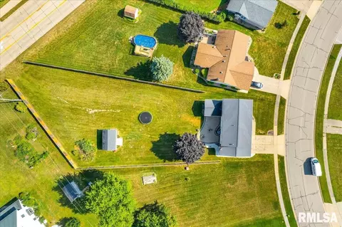 View/Area - 1408 Hampton Rd, Washington, IL 61571 photo 1 of 11