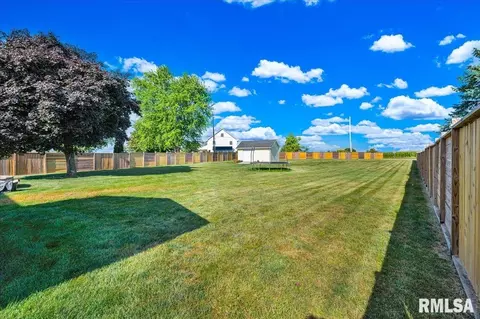 Exterior - 1408 Hampton Rd, Washington, IL 61571 photo 5 of 8
