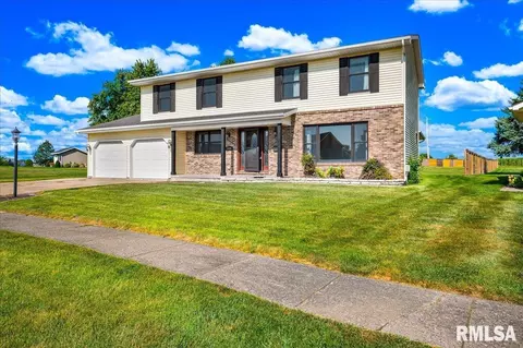 Exterior - 1408 Hampton Rd, Washington, IL 61571 photo 1 of 8