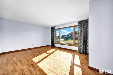 Living - 1408 Hampton Rd, Washington, IL 61571 photo 1 of 3