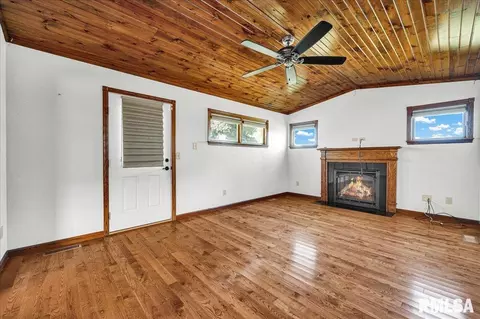 Living - 1408 Hampton Rd, Washington, IL 61571 photo 3 of 3