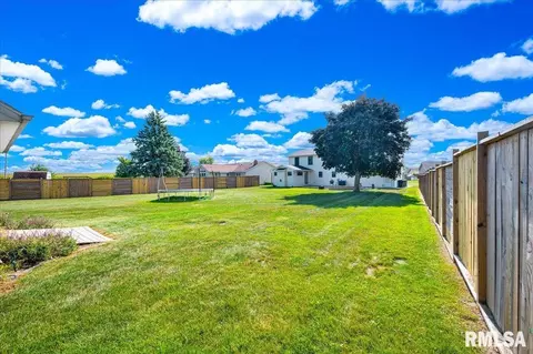 Exterior - 1408 Hampton Rd, Washington, IL 61571 photo 7 of 8
