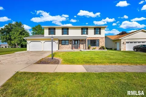 Exterior - 1408 Hampton Rd, Washington, IL 61571 photo 2 of 8