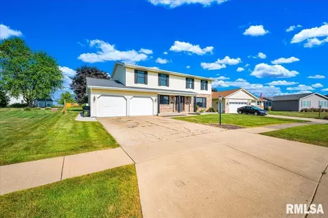 Exterior - 1408 Hampton Rd, Washington, IL 61571 photo 3 of 8