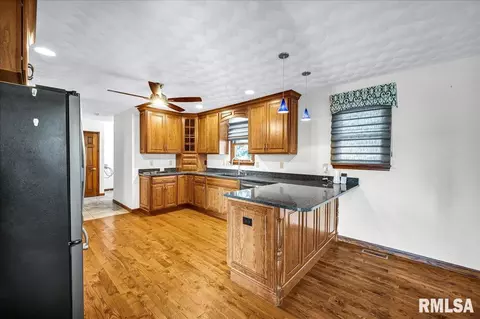 Kitchen - 1408 Hampton Rd, Washington, IL 61571 photo 4 of 4
