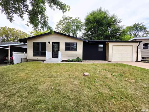 5829 N Western Ave, Peoria, IL 61614