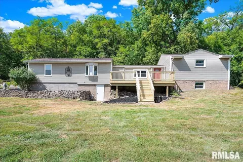 1815 E Washington St, East Peoria, IL 61611