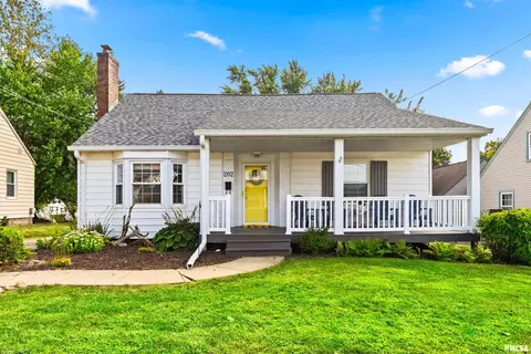 202 North St, Washington, IL 61571