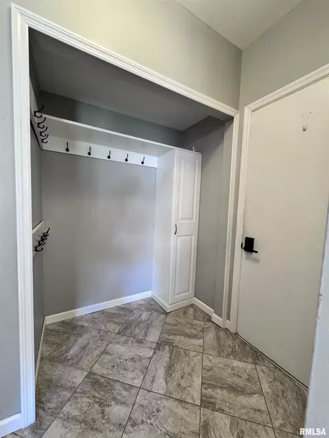 Other - 524 Meadow Dr, Macomb, IL 61455 photo 3 of 6