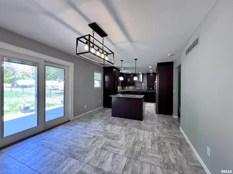 Kitchen - 524 Meadow Dr, Macomb, IL 61455 photo 1 of 11