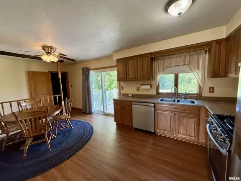 Kitchen - 206 Pine Cir, Eureka, IL 61530 photo 2 of 2