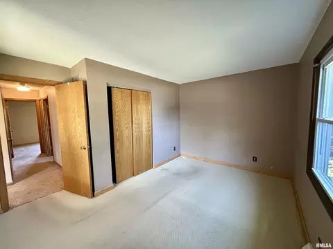 Bedroom - 206 Pine Cir, Eureka, IL 61530 photo 3 of 5