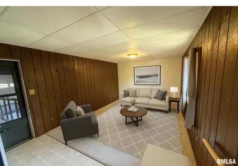 Living - 206 Pine Cir, Eureka, IL 61530 photo 3 of 4
