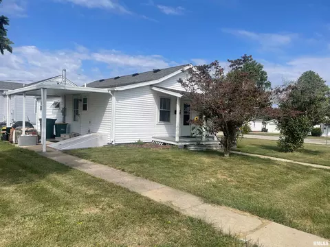 920 N State St, Macomb, IL 61455 photo 2
