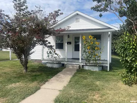 920 N State St, Macomb, IL 61455