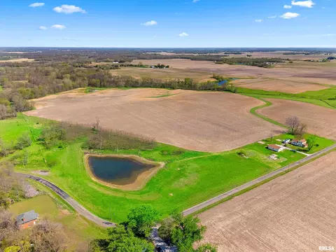 16853 N Wright Rd, Lewistown, IL 61542