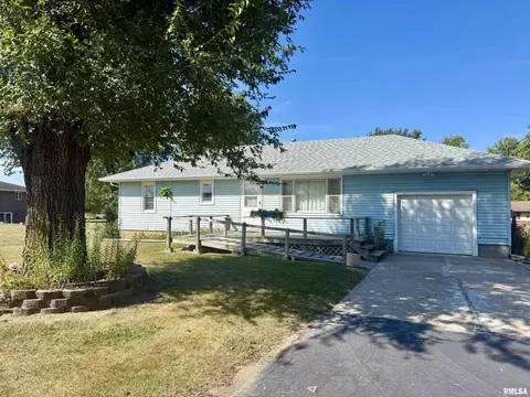 2713 S Cameron Ln, Peoria, IL 61607