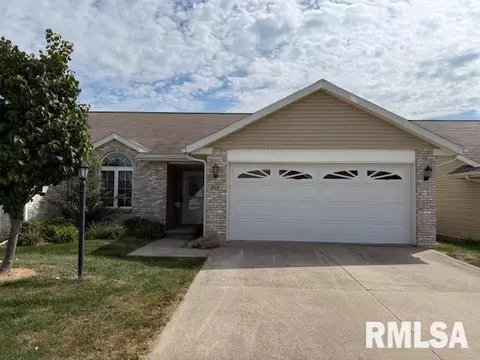 311 Scotch Pine Dr, Macomb, IL 61455