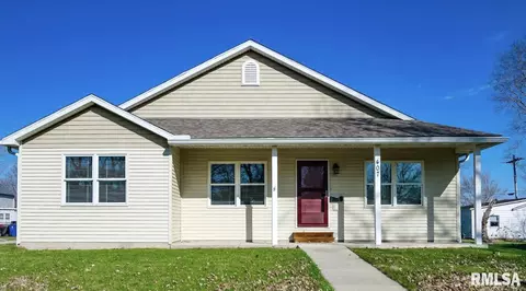 407 S 7th St, Wyoming, IL 61491
