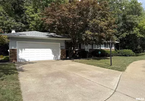 2407 W Cabana Ct, Peoria, IL 61614