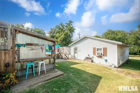 507 W 3rd St, Delavan, IL 61734 photo 10