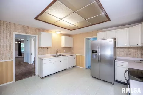 507 W 3rd St, Delavan, IL 61734 photo 37