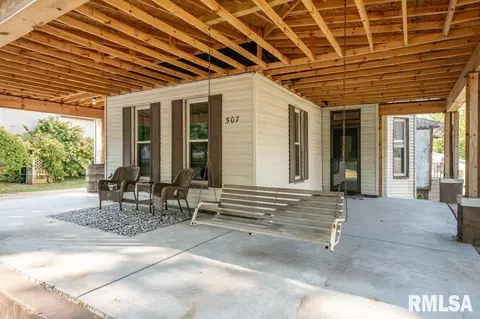 507 W 3rd St, Delavan, IL 61734 photo 5