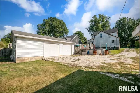 507 W 3rd St, Delavan, IL 61734 photo 9