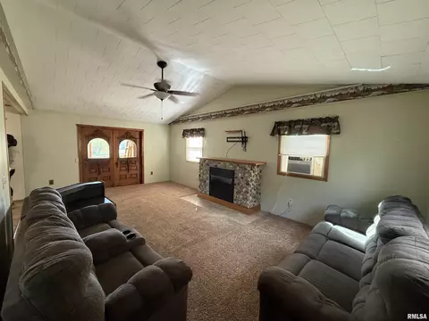 Living - 16265 E Cherokee Dr, Cuba, IL 61427 photo 3 of 11