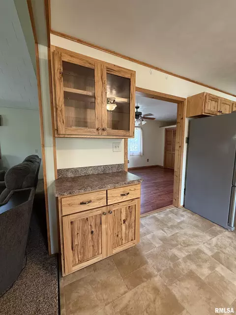 Kitchen - 16265 E Cherokee Dr, Cuba, IL 61427 photo 2 of 6