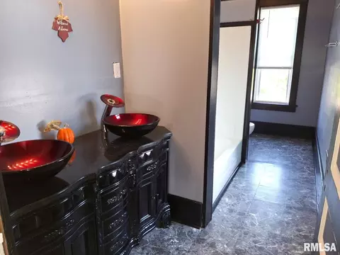 Bath - 335 S 5th Ave, Canton, IL 61520 photo 5 of 7