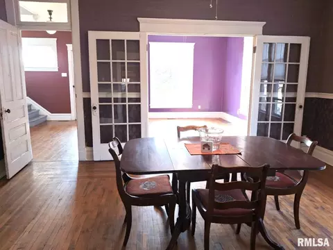 Dining - 335 S 5th Ave, Canton, IL 61520 photo 4 of 5