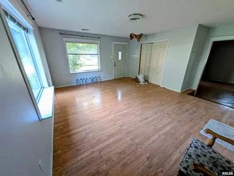 Living - 108 W Fillmore St, Sciota, IL 61475 photo 2 of 4