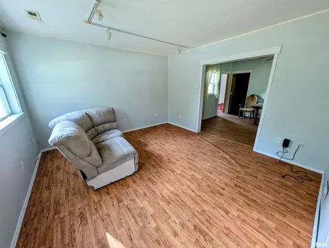 Living - 108 W Fillmore St, Sciota, IL 61475 photo 3 of 4
