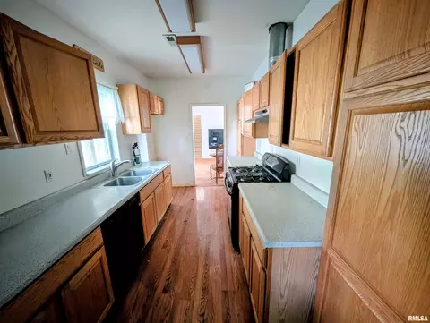 Entry Way - 108 W Fillmore St, Sciota, IL 61475 photo 1 of 1