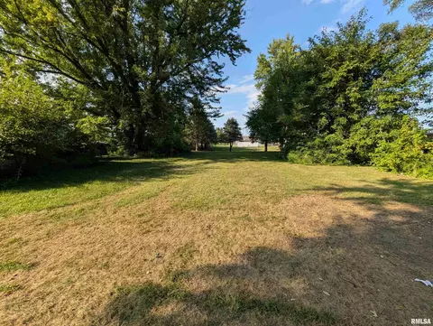 Exterior - 108 W Fillmore St, Sciota, IL 61475 photo 1 of 1