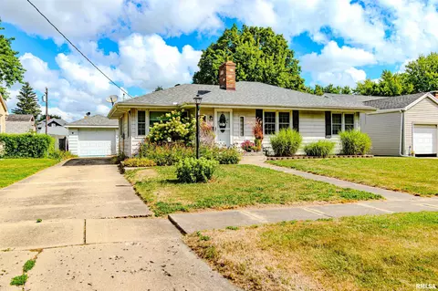 619 Spring St, Washington, IL 61571