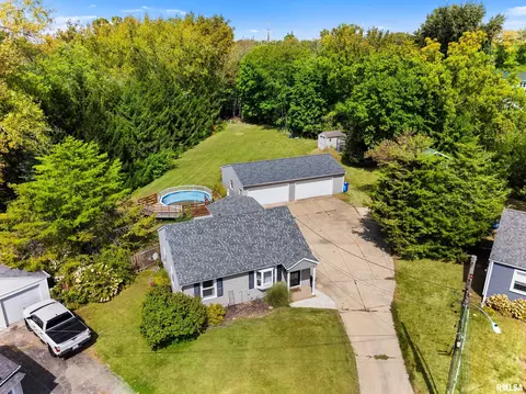 4935 N Glenaire Ct, Peoria Heights, IL 61616