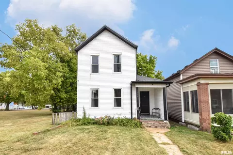 1118 NE Adams St, Peoria, IL 61603