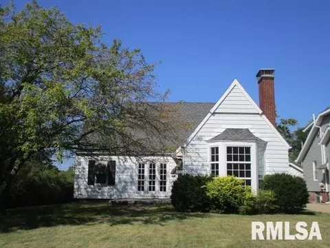 3203 N Biltmore Ave, Peoria, IL 61604