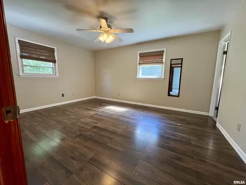 Bedroom - 1707 Riverview Dr, Macomb, IL 61455 photo 1 of 8