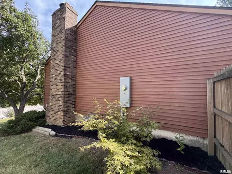 Exterior - 1707 Riverview Dr, Macomb, IL 61455 photo 9 of 17