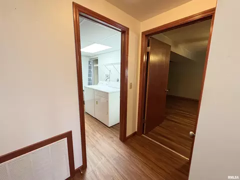 Entry Way - 1707 Riverview Dr, Macomb, IL 61455 photo 4 of 5