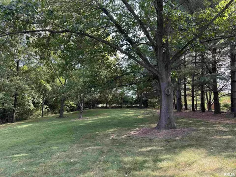 Exterior - 1707 Riverview Dr, Macomb, IL 61455 photo 14 of 17