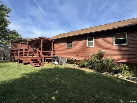 Exterior - 1707 Riverview Dr, Macomb, IL 61455 photo 10 of 17