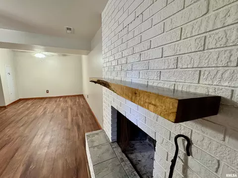 Living - 1707 Riverview Dr, Macomb, IL 61455 photo 8 of 8