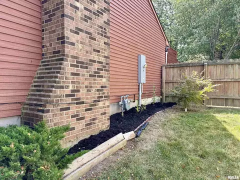 Exterior - 1707 Riverview Dr, Macomb, IL 61455 photo 8 of 17